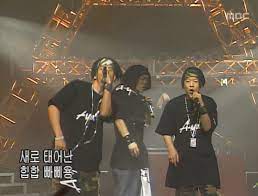 A photo when he was starred in Jinusean's concert.
         
           